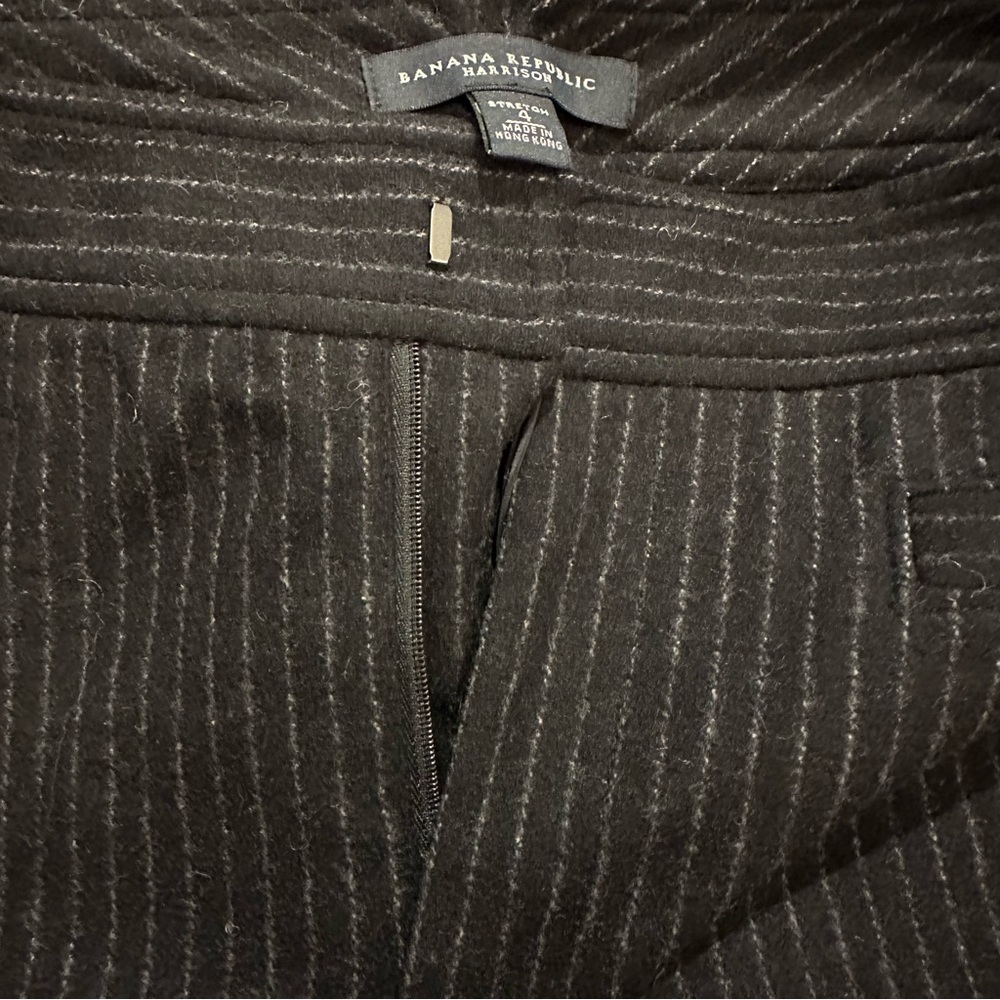 EUC Banana Republic Harrison Black Pinstripe Trousers with stretch. Women’s 4. - Picture 6 of 8